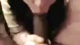 La délicieuse ado Nessy joue avec sa vidéo porno gratuit chatte douce dans le parc
