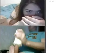 James, la brune ligotée, aime ça plus fort sur le sol porno hd tukif