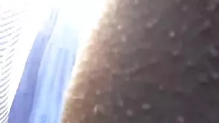 Brune en pantalon chaud se tape sa site porno hd chatte en ruine avec un gode
