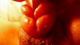 Secrétaire gâtée et excitée avec xxx jeune des lunettes veut se faire baiser sur la table