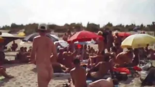 Coquine effrontée écarte les perfect porno gratuit jambes grandes ouvertes révélant une petite chatte rose dans toute sa gloire