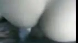 Une ado timide avec des nattes fait de son mieux dans une scène de trio arrangée par un couple film porno gratuit 100 pervers