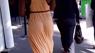 La blonde gémit de plaisir pendant que la brune examine sa chatte avec sa langue site porno arabe
