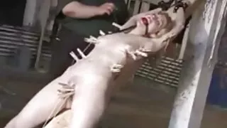 Salope aux site porno gratuit seins énormes Sonya Sage chevauche une bite et se fait baiser en levrette