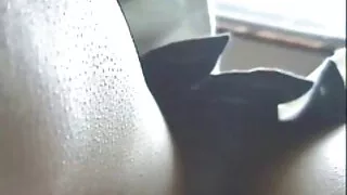 Les employés de bureau video coquine amateur en chaleur Charmane Star et Kiera Winters ont une baise lesbienne chaude pendant la journée de travail