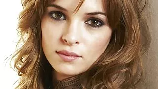 Les trous film x pour adulte de baise d'Angela Winter sont brutalement baisés dans une action sexuelle hardcore avec DP