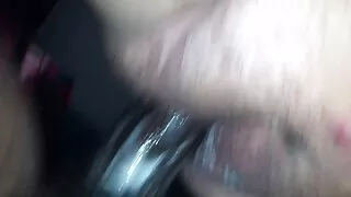 Blonde pâle fait un titjob après une baise brutale en position de video de sexse levrette