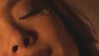 La salope asiatique brune aux gros seins Katsuni a claqué sur video sexe femme mature le canapé