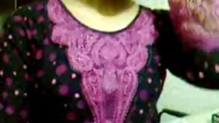 La transsexuelle aux marques bronzées Carla Novaes se fait baiser dans l'anus par un nouveau petit ami video porno tukif au sang chaud